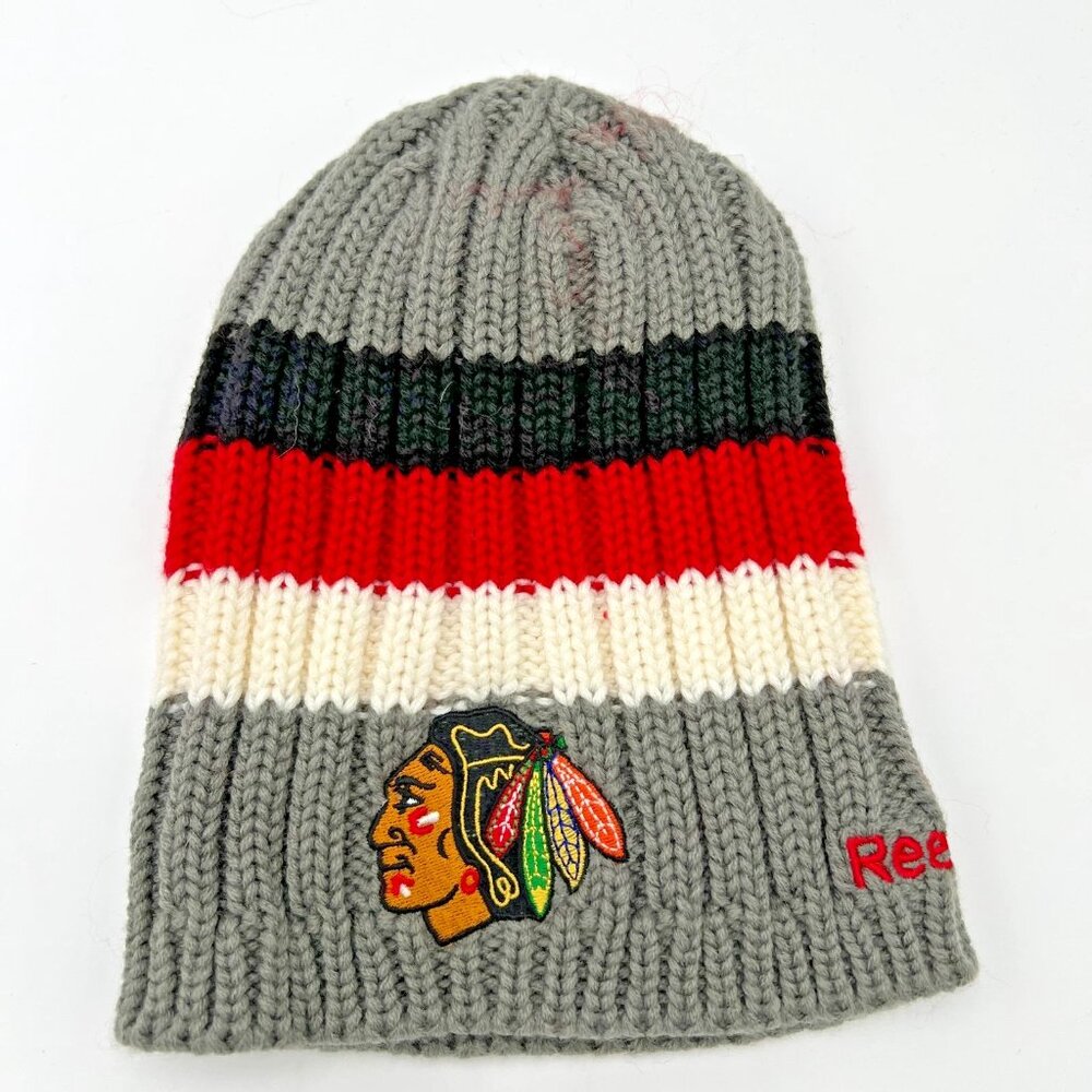 Reebok Unisex OSFA Gray Striped Chicago Blackhawks NHL Hockey Beanie Hat NWT